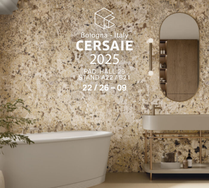 Ambiente bagno con rivestimenti in gres effetto granito Alaska White di LA FABBRICA AVA.